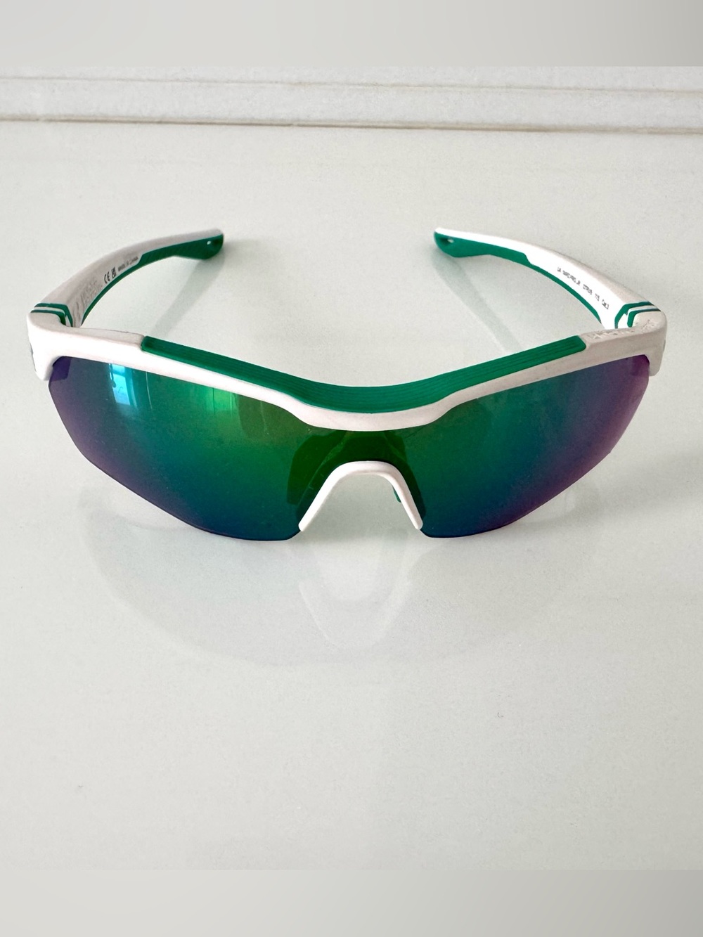 Under Armour UA Yard Pro Jr Mirror youth fit sunglasses.